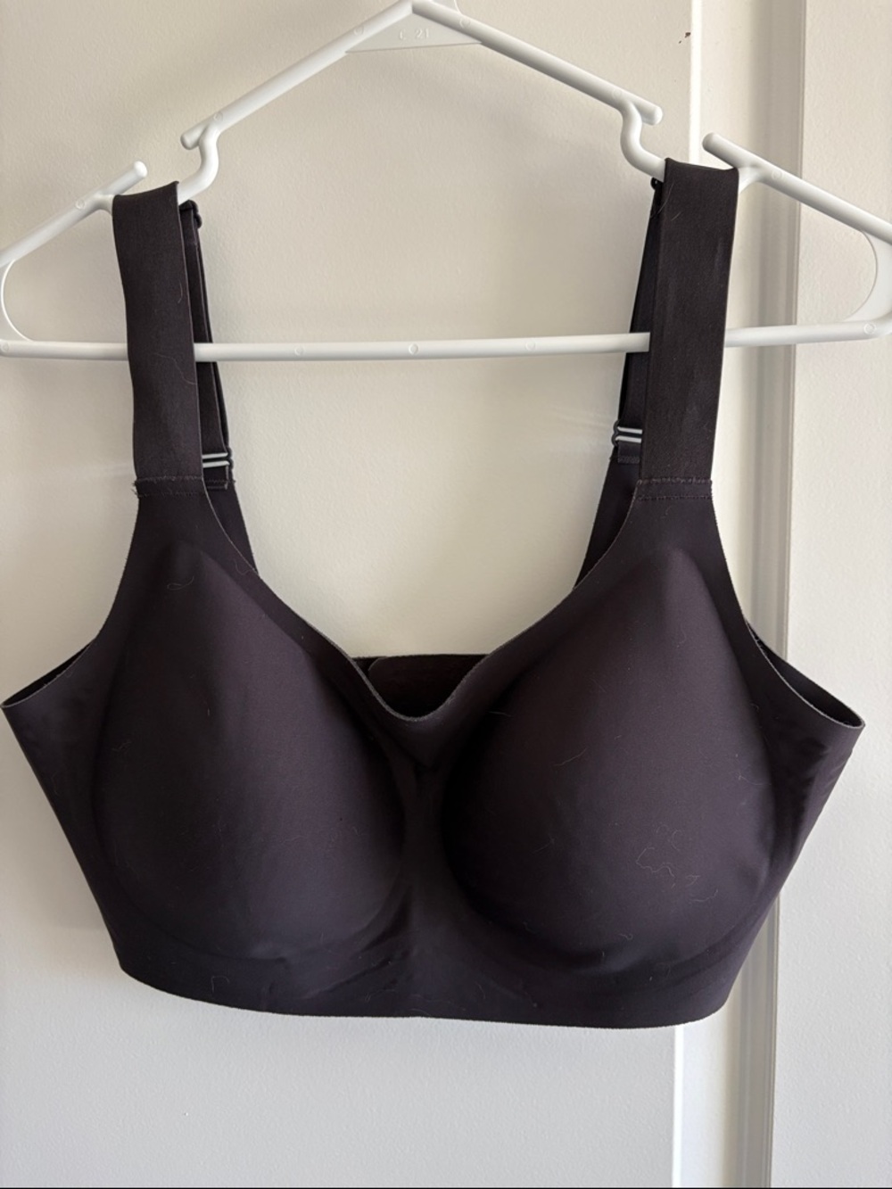 Seamless Black Wireless Support Bra - Comfortable Everyday Wear